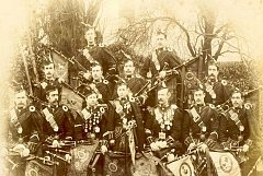 Click image for larger version. 

Name:	Vintage+Pipes+&+Drums+photograph+-+Bagpipe+history.jpg 
Views:	1 
Size:	156.2 KB 
ID:	43458